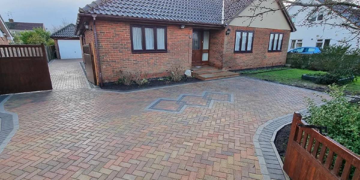 Landscapers, pavers & brickworkers in Chelmsford and Essex.