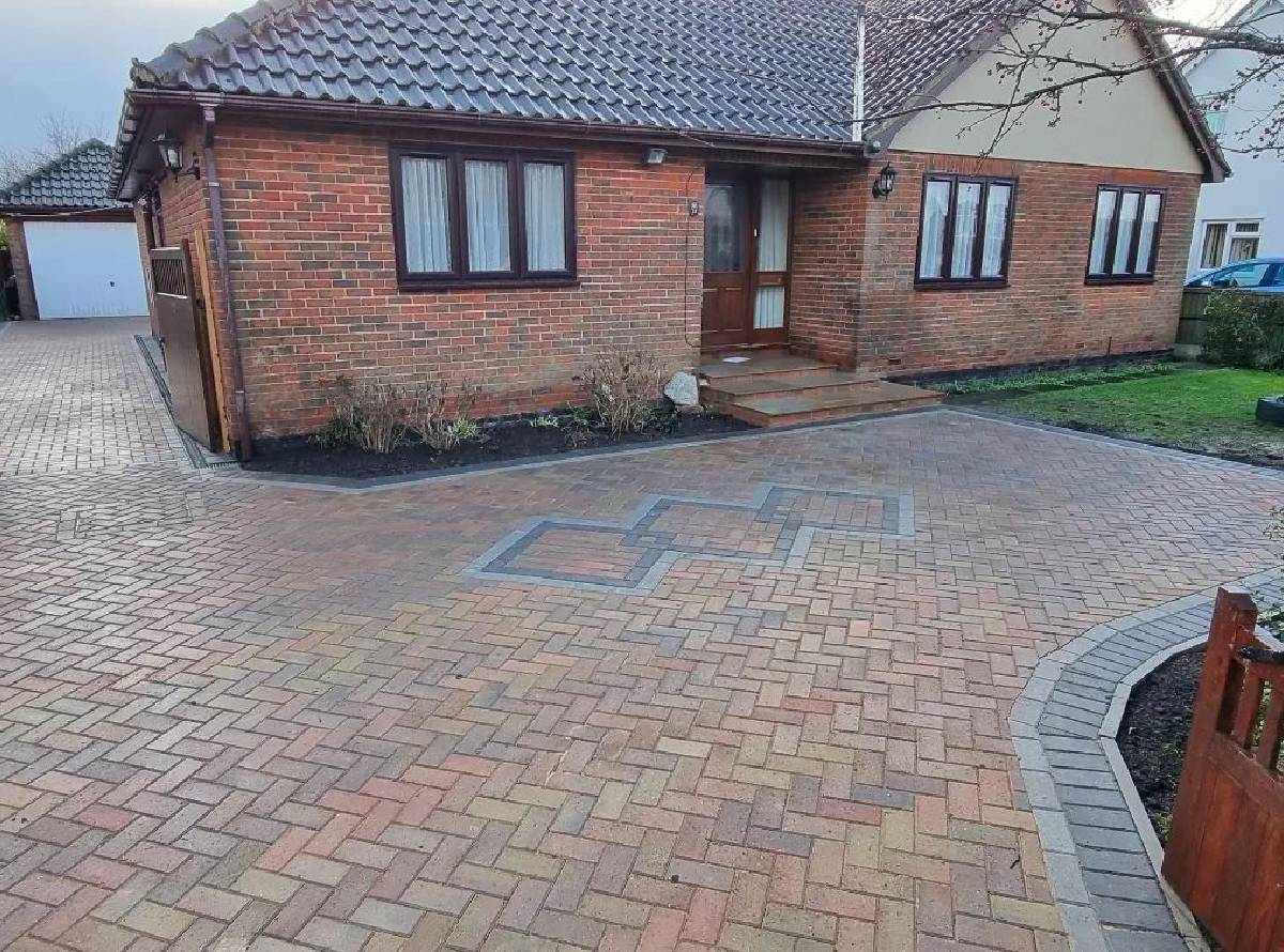 Landscapers, pavers & brickworkers in Chelmsford and Essex