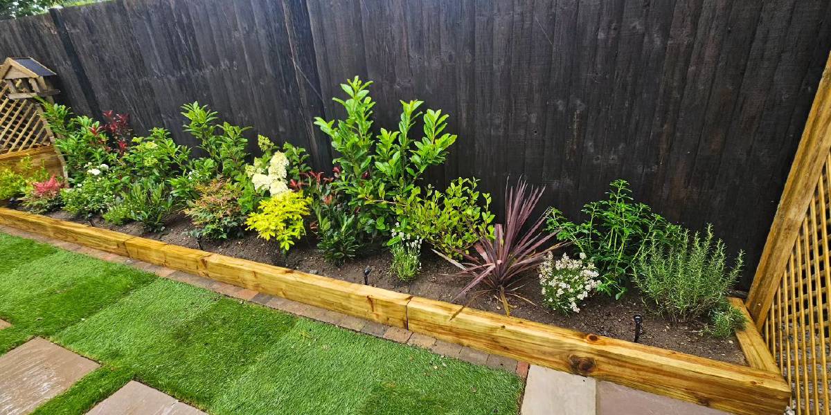 Landscapers, pavers & brickworkers in Chelmsford and Essex. Landscapers, pavers & brickworkers in Chelmsford and Essex.